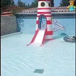 캠프장 Toad&frog, Le Spot Fun D'agde En Bord De *