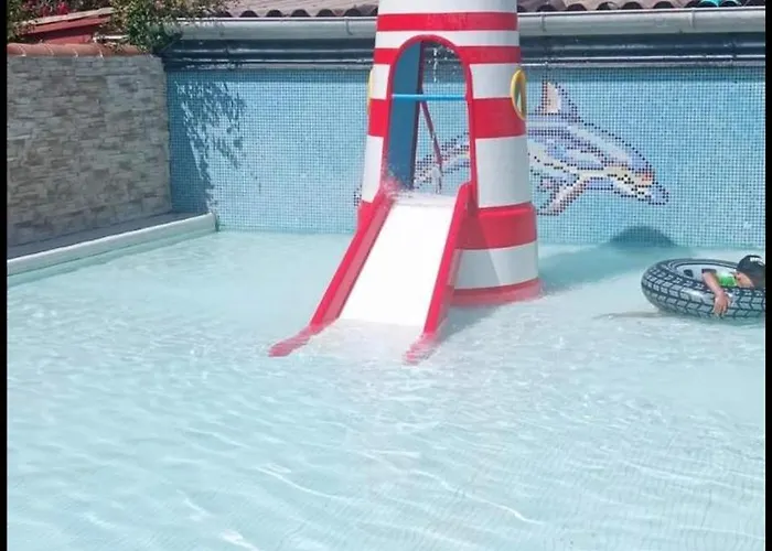 Kemping Toad&frog, Le Spot Fun D'agde En Bord De *