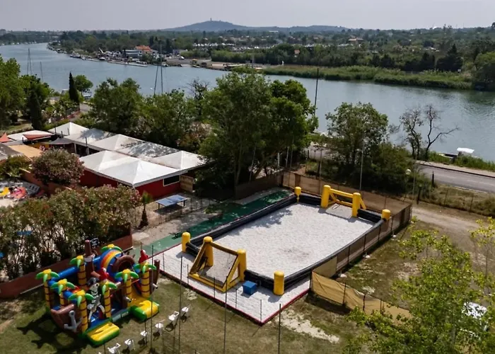 Campsite Toad&frog, Le Spot Fun D'agde En Bord De